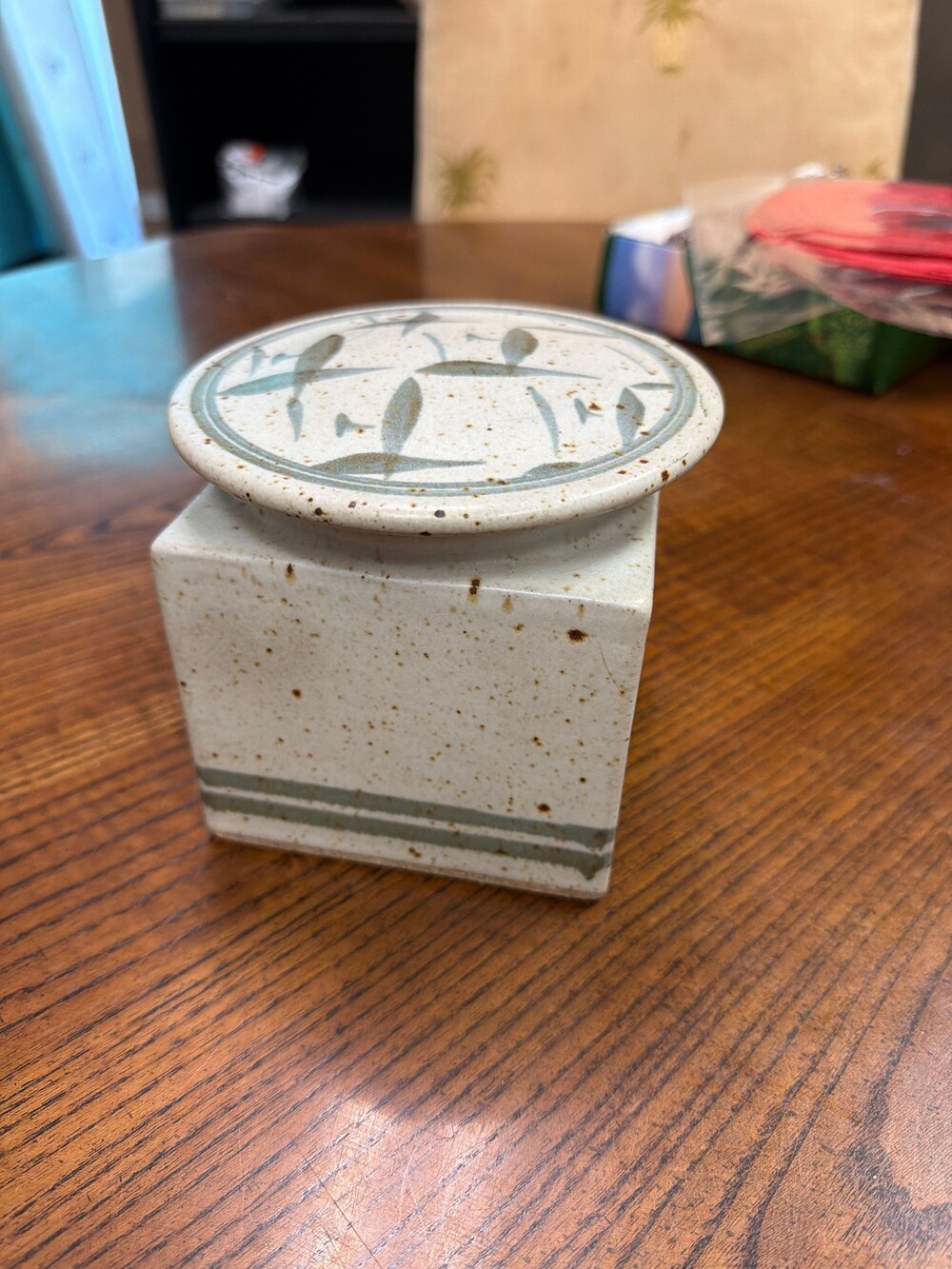 Ceramic music box with Lid Speckled Beige Green Leaf Pattern Square Storage